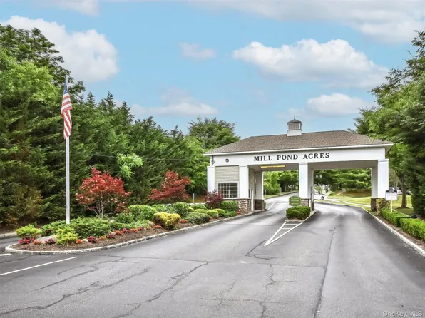 174 Pond View Drive, Port Washington, NY 11050