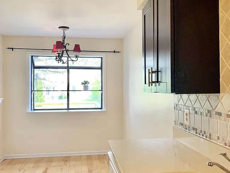 305 Marten Rd — Photo 9