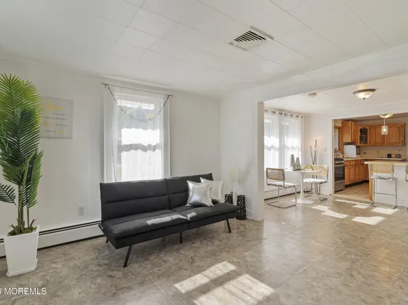 29 Wilson Avenue, Manalapan, NJ 07726