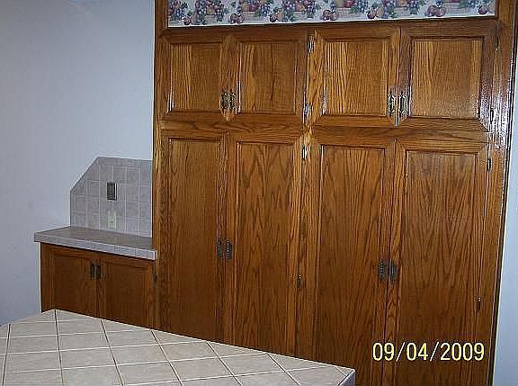 Lots of storage in kitchen