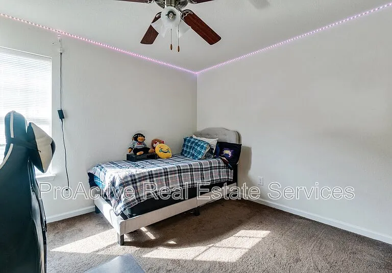 2104 Miller Ave — Photo 22