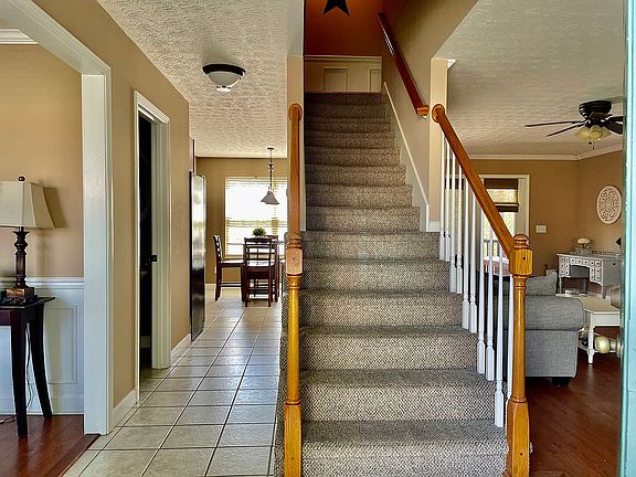 2nd image of 4611 Sand Hill Ln