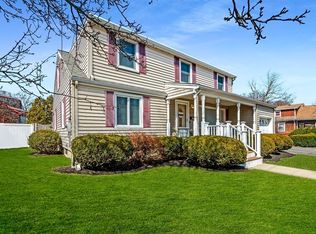 484 Loring Ave, Salem, MA 01970
