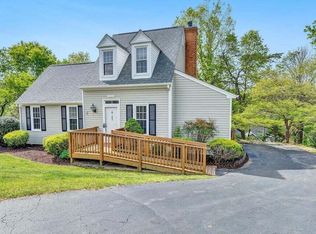 3226 Winterberry Dr, Roanoke, VA 24018