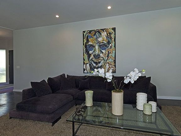 3rd image of 3951 Sapphire Dr