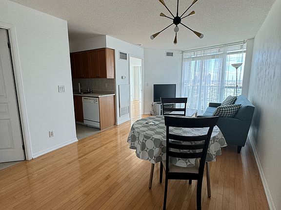 4th image of 18 Yonge St #2809