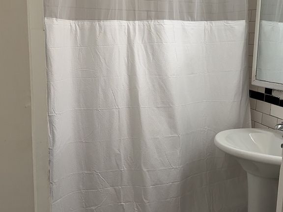 2nd image of 75 Georgia St #2