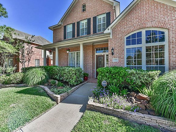 2nd image of 13702 Keneva Dr