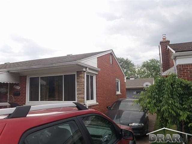 2nd image of 3355 Maple Dr