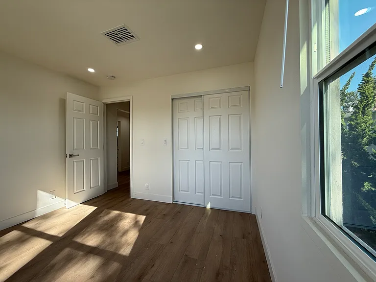 2465 Torrance Blvd — Photo 26