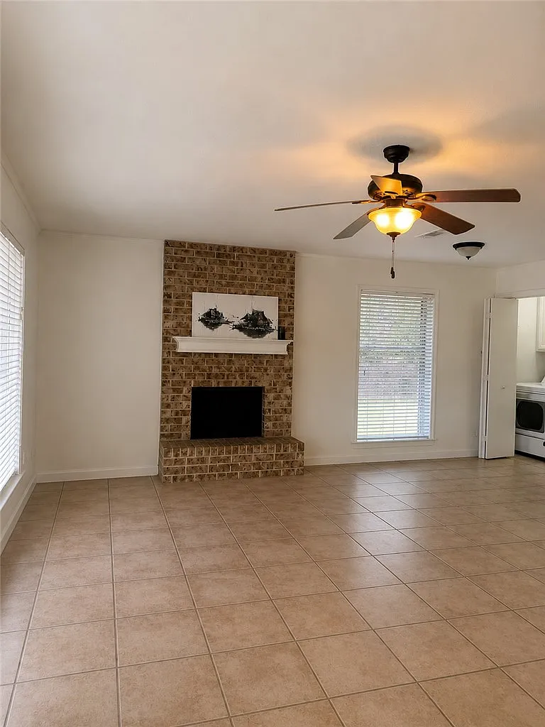 3 bed, 1206 sqft, $1,800 — Photo 4