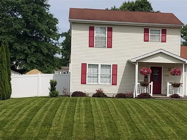 1281 Signature Dr, Youngstown, OH 44515