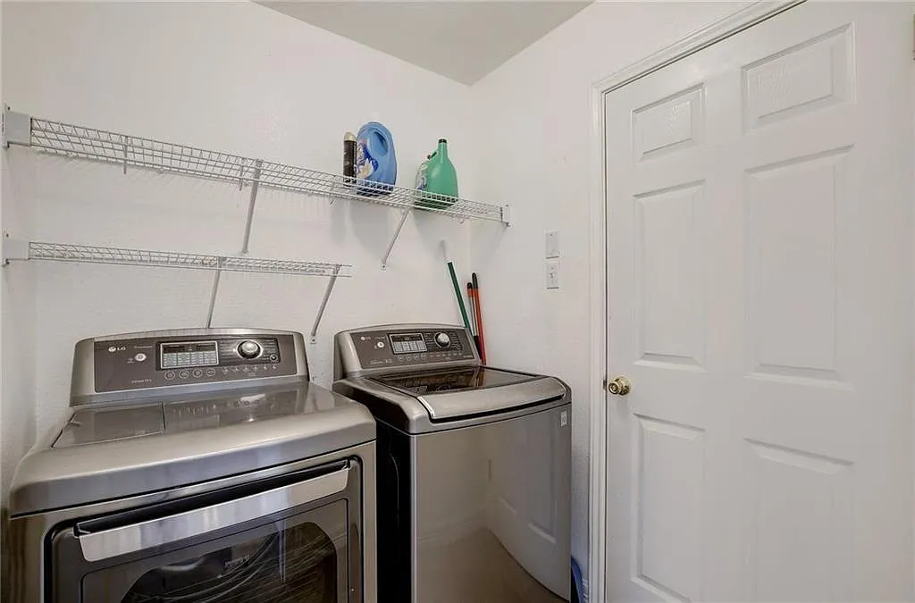 3 bed, 2.0 bath, 1416 sqft, $1,800 — Photo 4