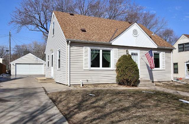 1st image of 1019 Felix St