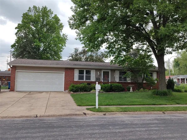 1206 Wheaton Dr, Saint Charles, MO 63301