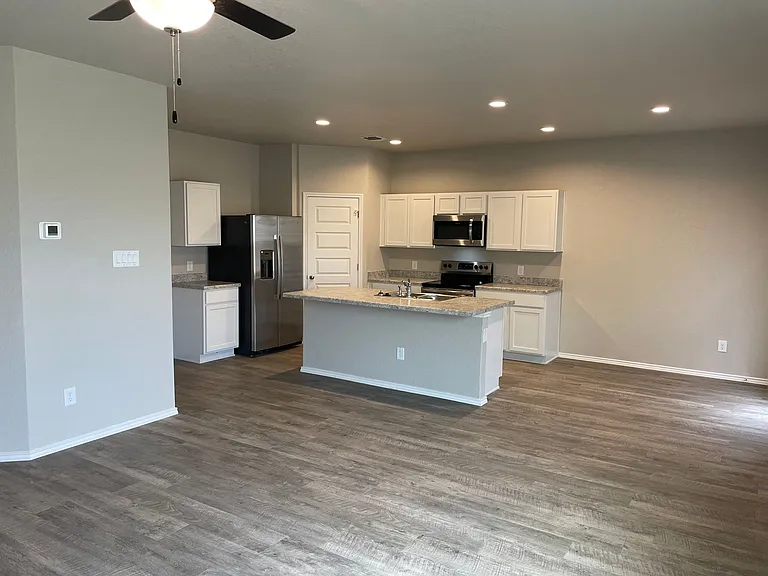 12925 Candace Way — Photo 5
