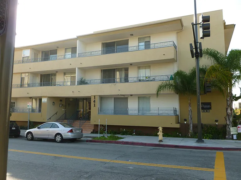 Boulevard Apts — Photo 1