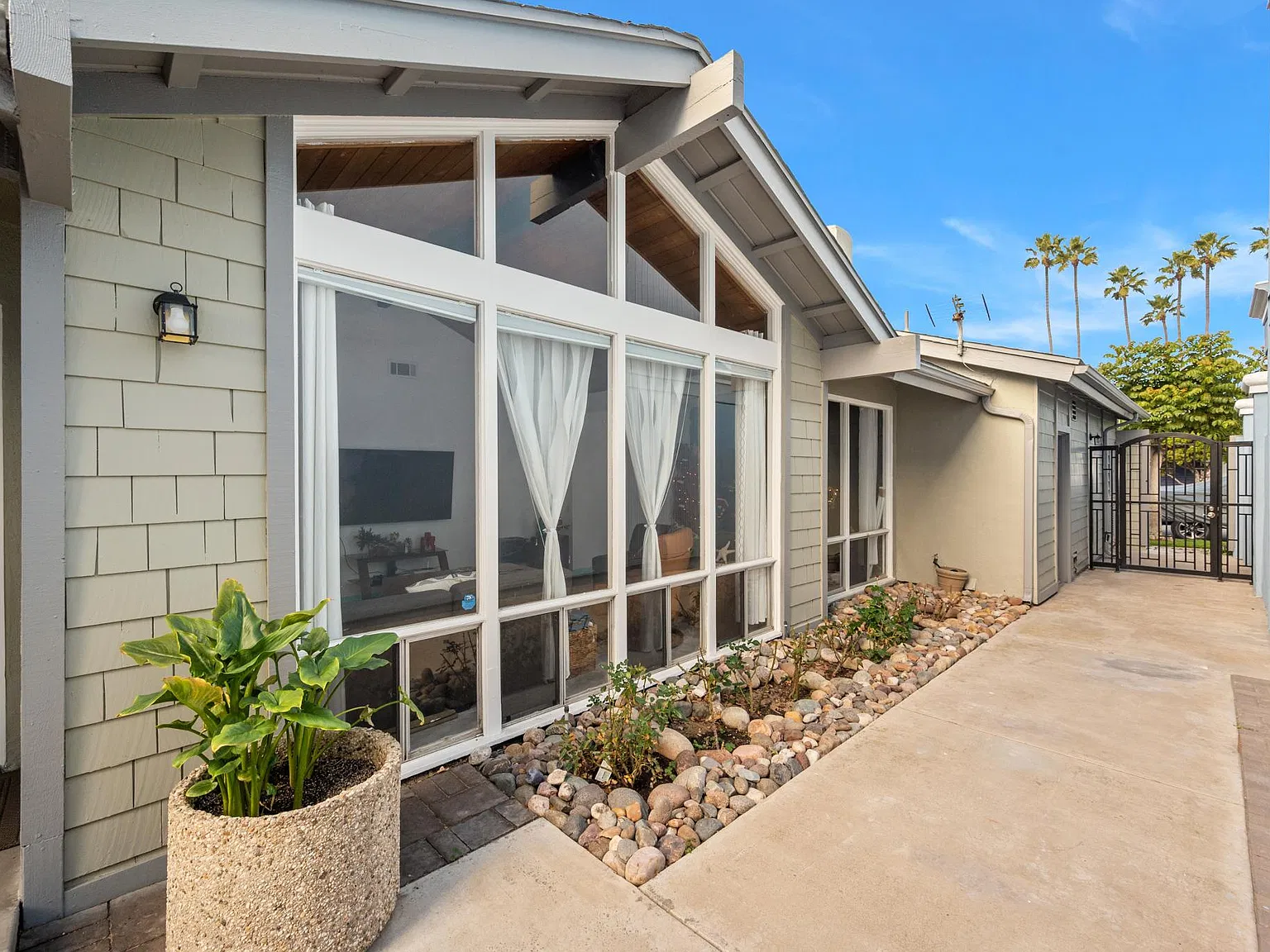 3 bed, 1665 sqft, $6,500 — Photo 3