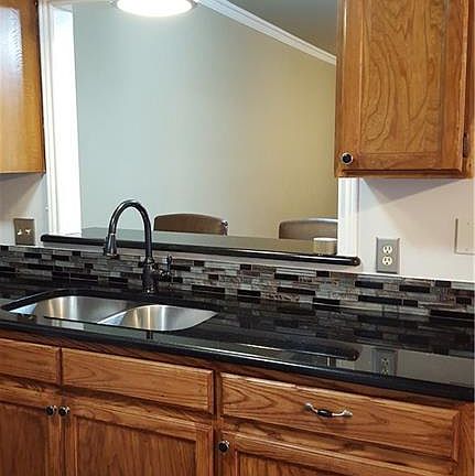 4th image of 202 Larchbrook Dr
