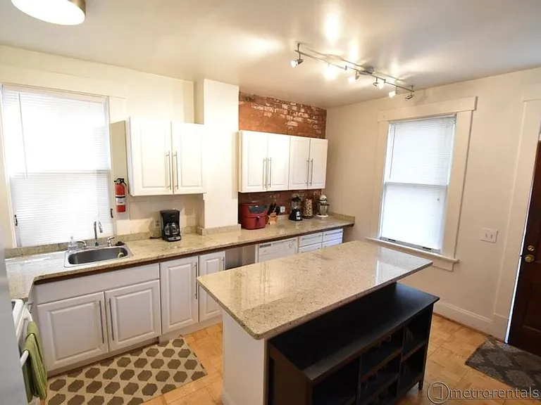 912 Lazelle-130 Concord — Photo 4