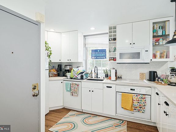 5th image of 1739 Wallace St APT 102