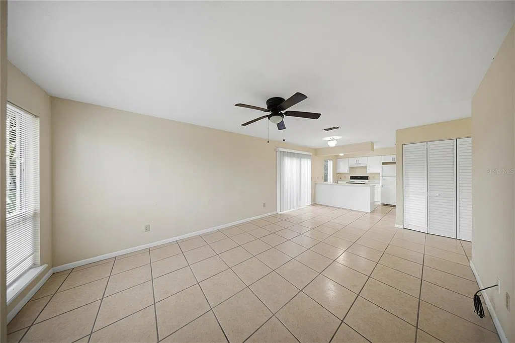 5335 SE 28th Ln — Photo 2