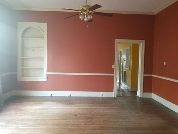 3rd image of 122 Poplar St