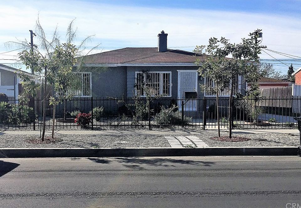 1st image of 1240 E 106th St