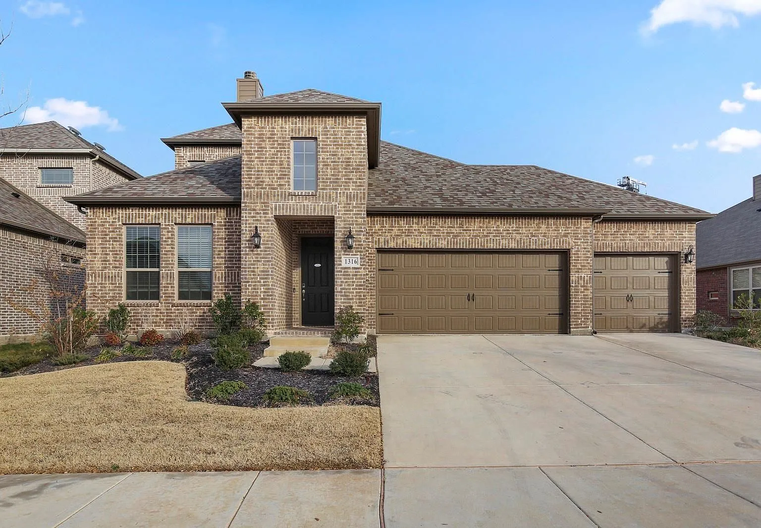 4 bed, 2582 sqft, $3,575 — Photo 3