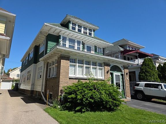 3rd image of 269 Sterling Ave