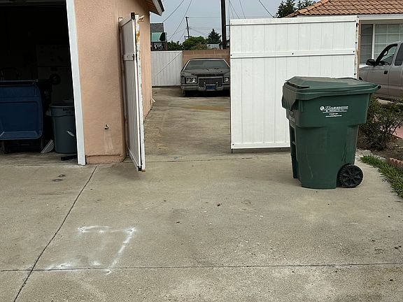 Sideyard right hand side of home