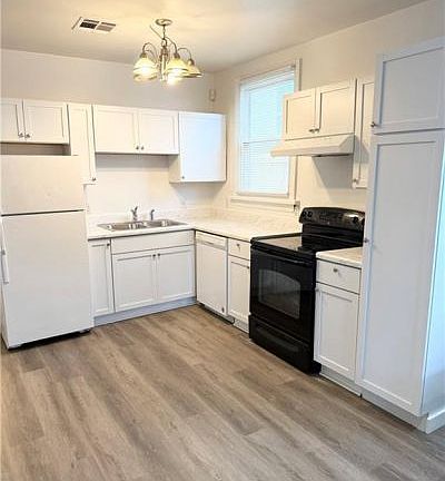 3rd image of 918 Lowerline St #A