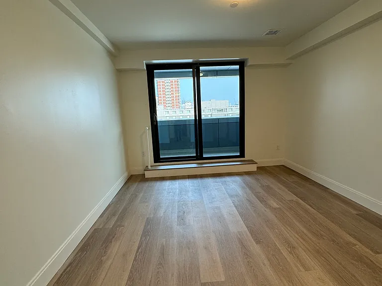 1085 Commonwealth Ave — Photo 10