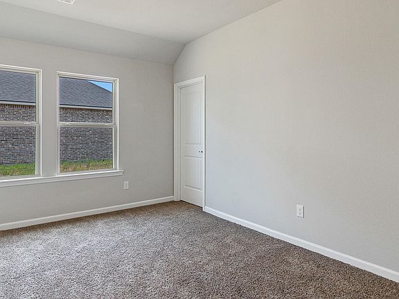 5th image of 152 Hains Dr