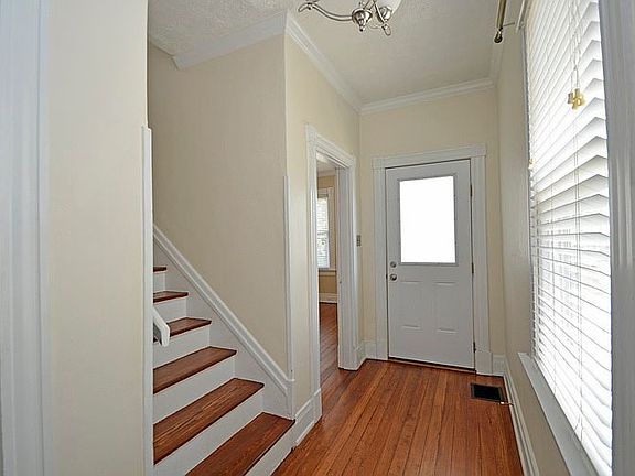 4th image of 3825 Elsmere Ave