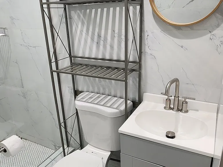Full Bathroom for Master Bedroom