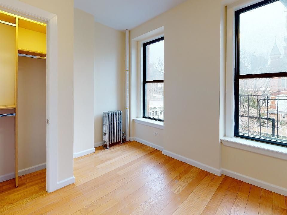 1st image of 17 Greenwich Ave APT 4