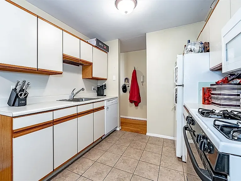 245 Regency Park Dr #245 — Photo 11