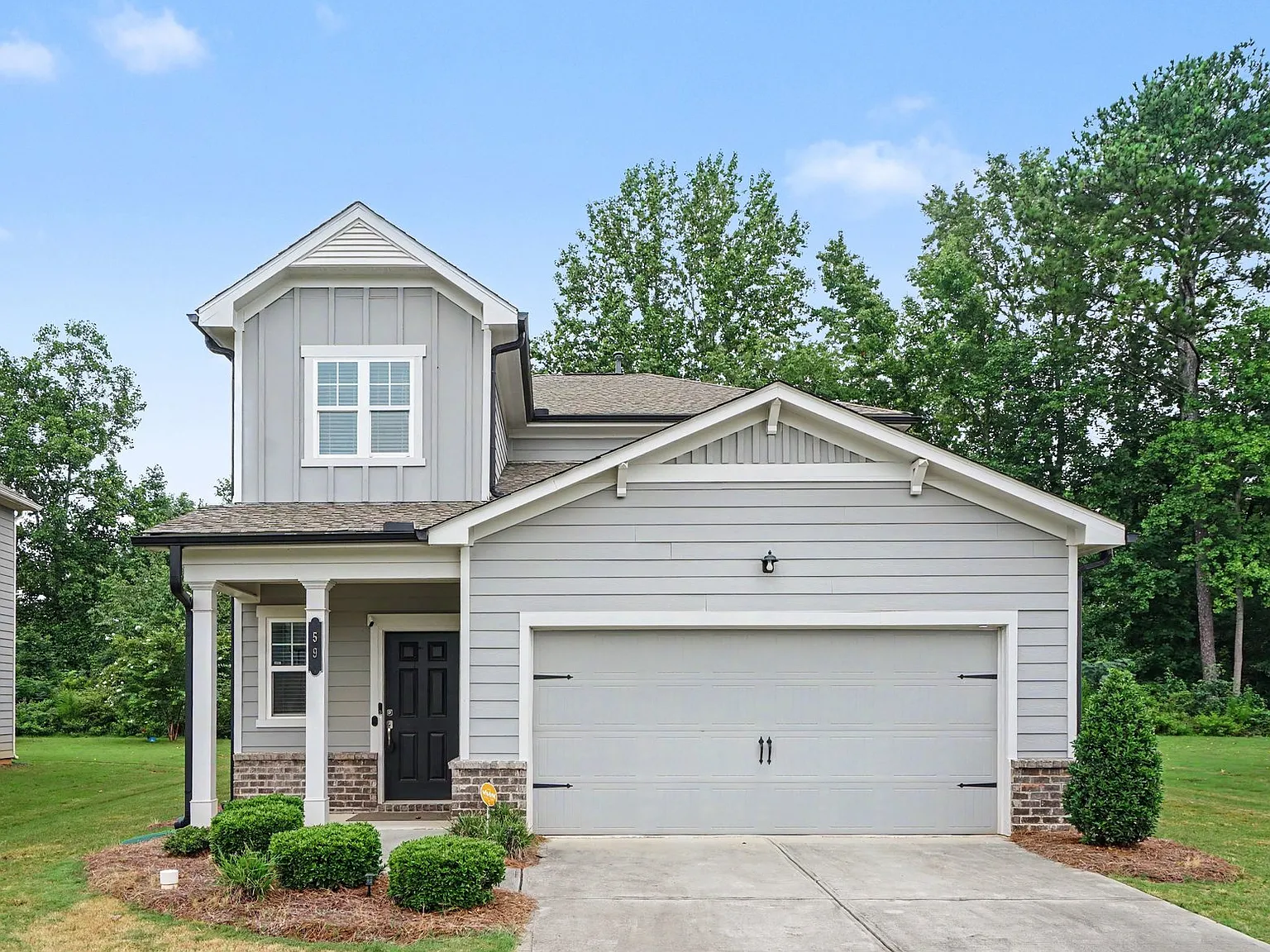 5 bed, 2.5 bath, 2338 sqft, $2,380 — Photo 1