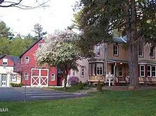 209 E Harford St, Milford, PA 18337