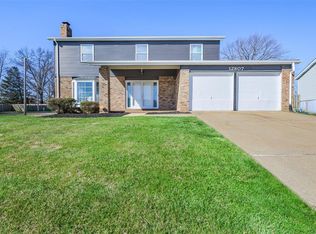 12807 Vista Ridge Ln, Saint Louis, MO 63138