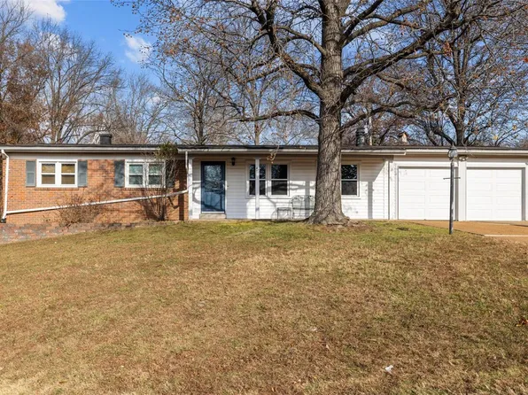 5 Cloverleaf Ln, Ballwin, MO 63011
