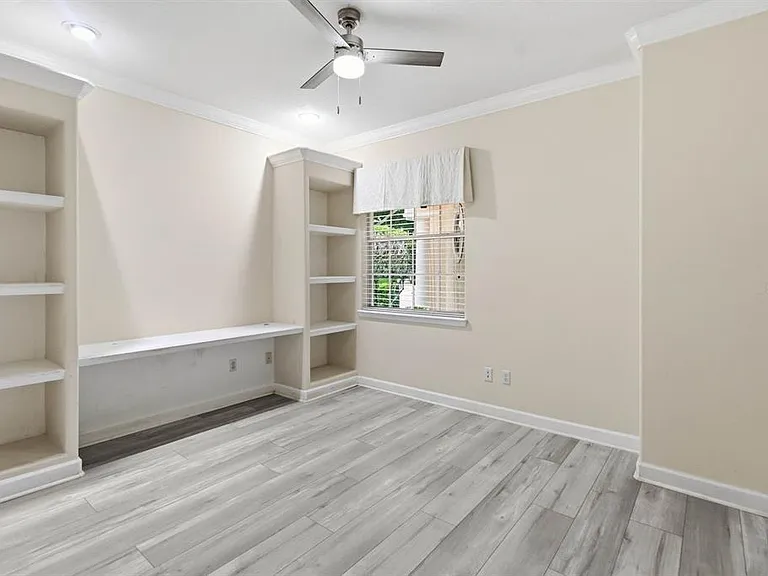 8310 Tivoli Dr — Photo 16