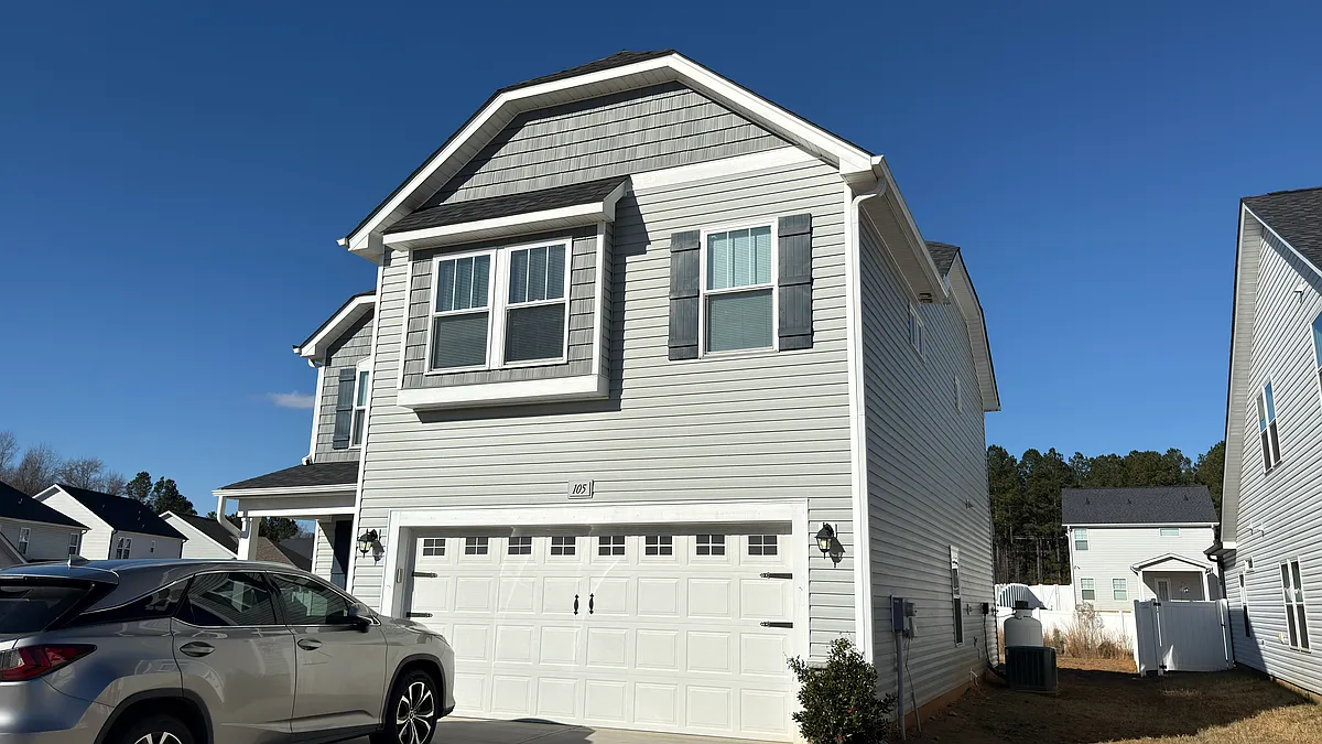 Building Photo - 105 Wicklow Ct