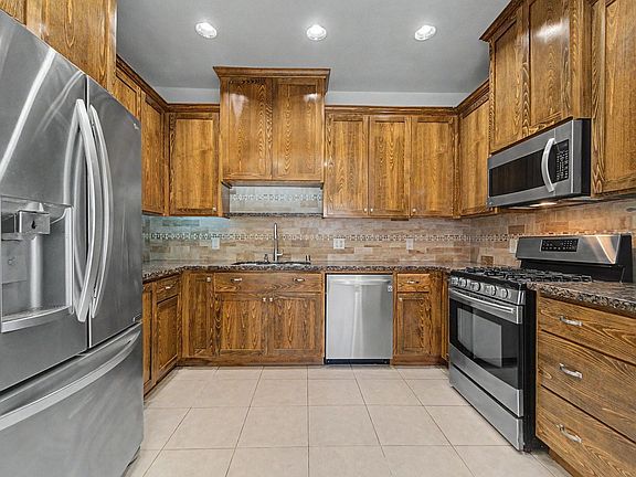 4th image of 309 B St