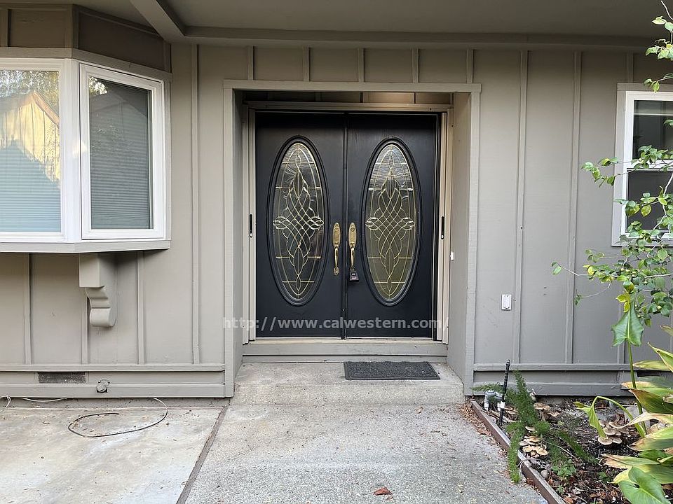 1st image of 114 Charter Oaks Cir