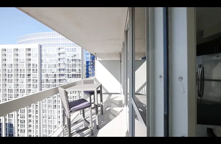 40 E Delaware Pl — Photo 19