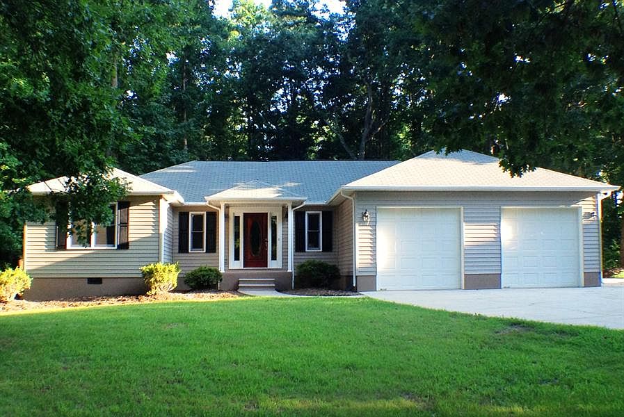 2nd image of 7926 Woodhill Cove Ln