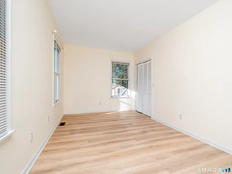 38 Gregory Blvd — Photo 20