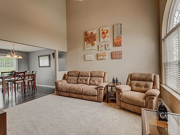 4th image of 716 Bear Ct